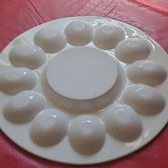 Charming Egg Plate with Chick Design - Picture 2 of 2